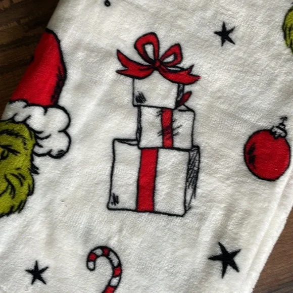 Grinch Throw Oversized LAST ONE - Picture 5 of 7